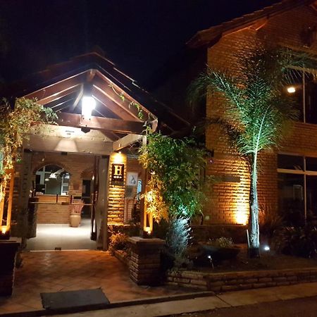 Apart Hotel Piscu Yaco 메를로 외부 사진